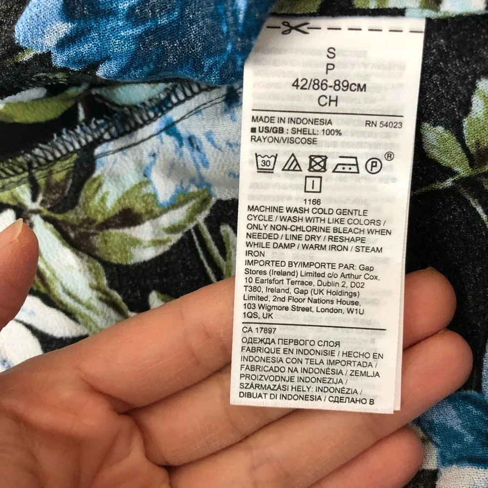 Banana Republic Shirt Womens Size S Blue Floral Wrap Top - Picture 10 of 12